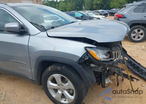 2021 Jeep Compass Latitude Fwd z USA, uszkodzony, nr VIN 3C4NJCBB8MT527053